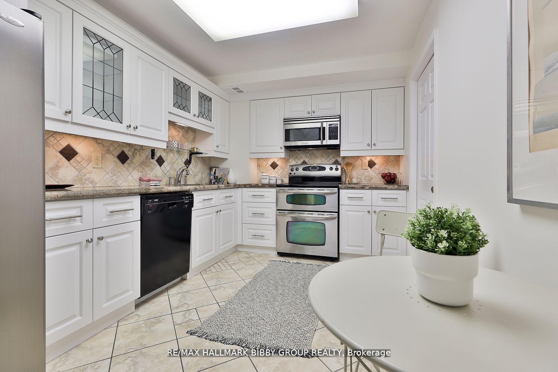 160 Frederick St, #803