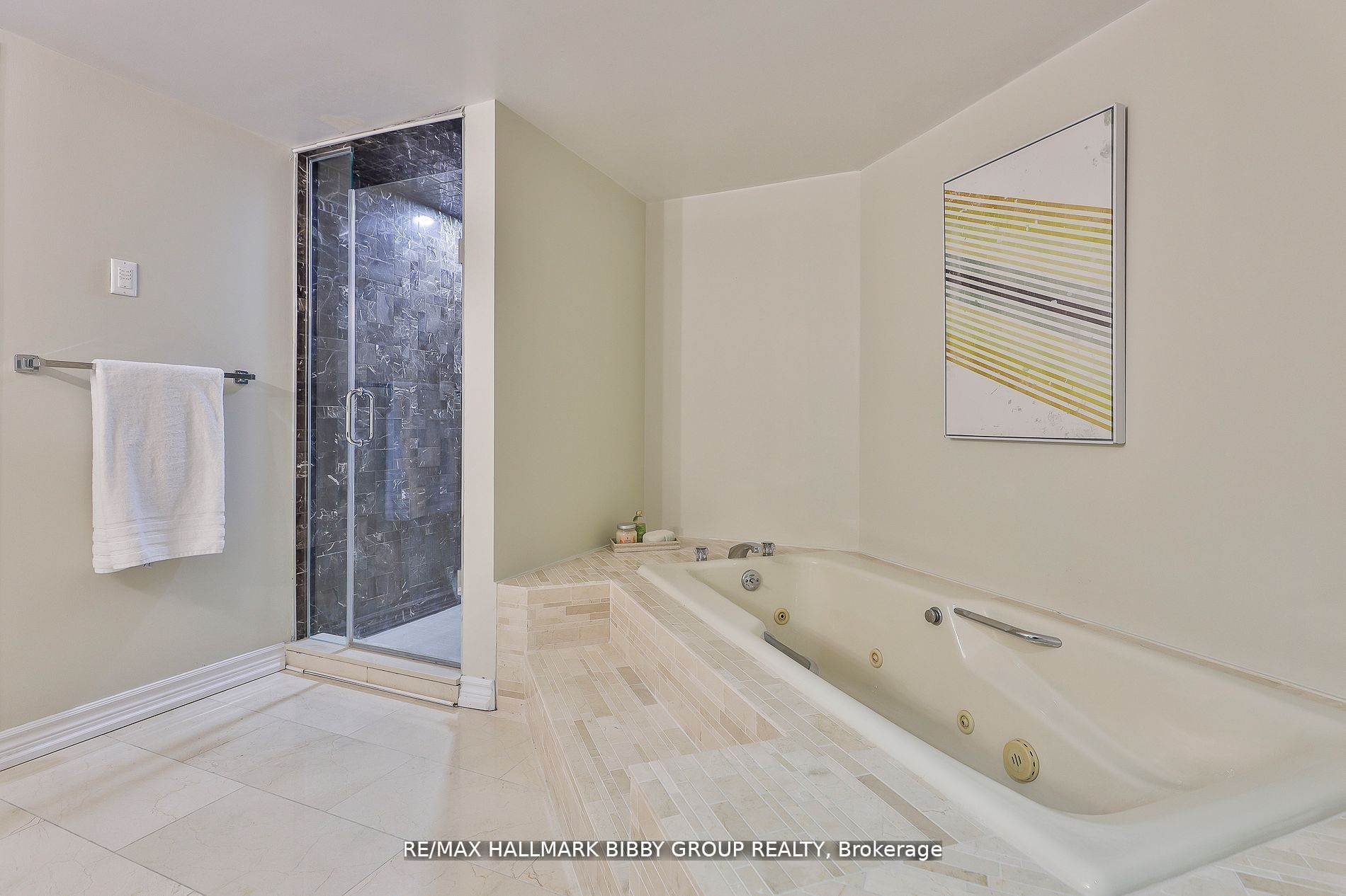 160 Frederick St, #803