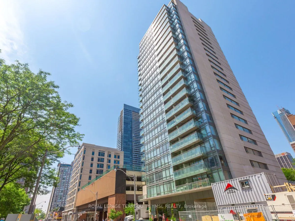 22 Wellesley St E, #804