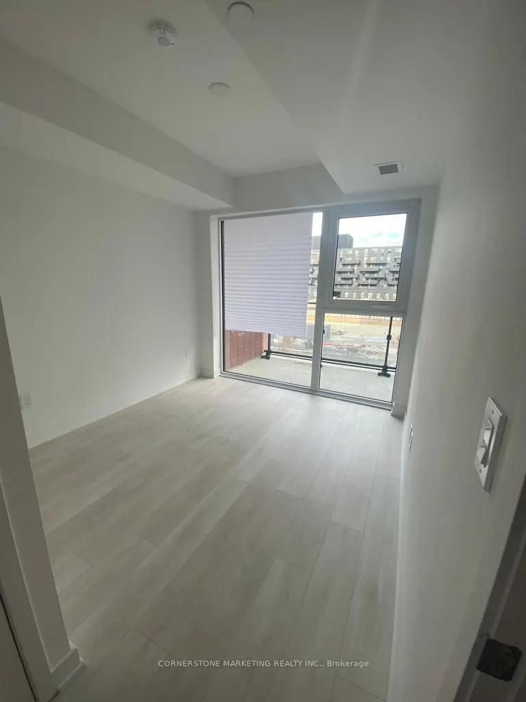 8 TIPPETT Rd, #301