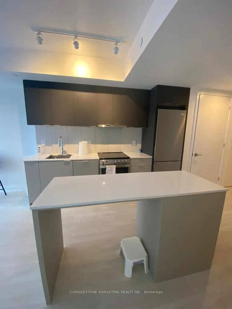 8 TIPPETT Rd, #301