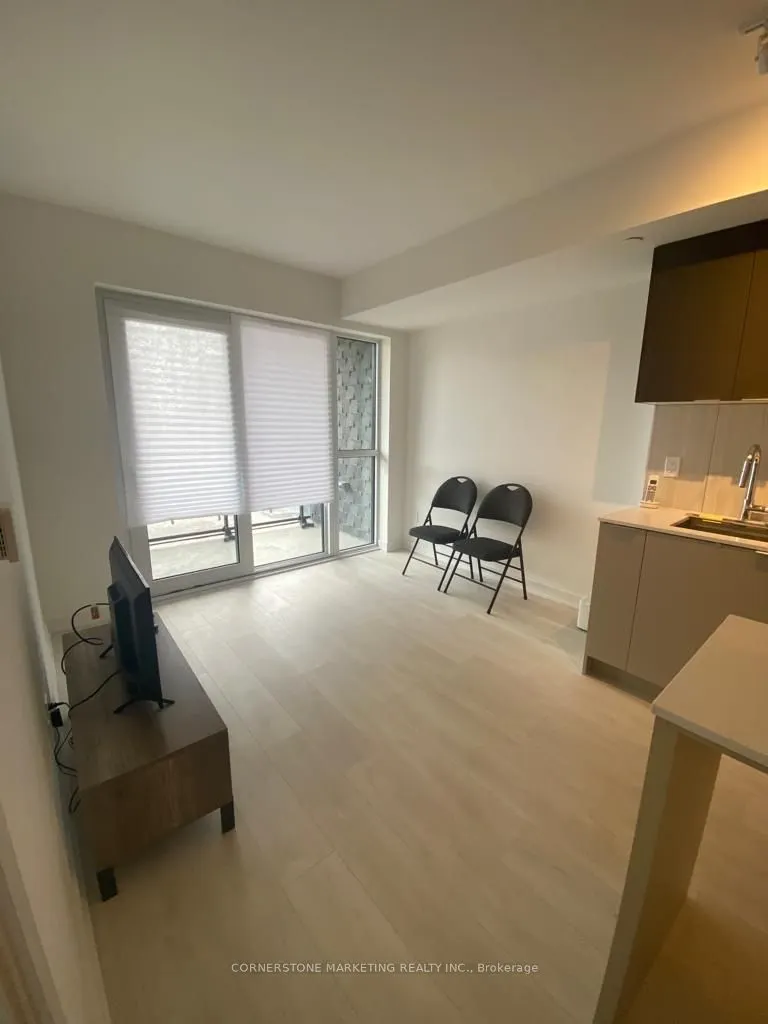8 TIPPETT Rd, #301