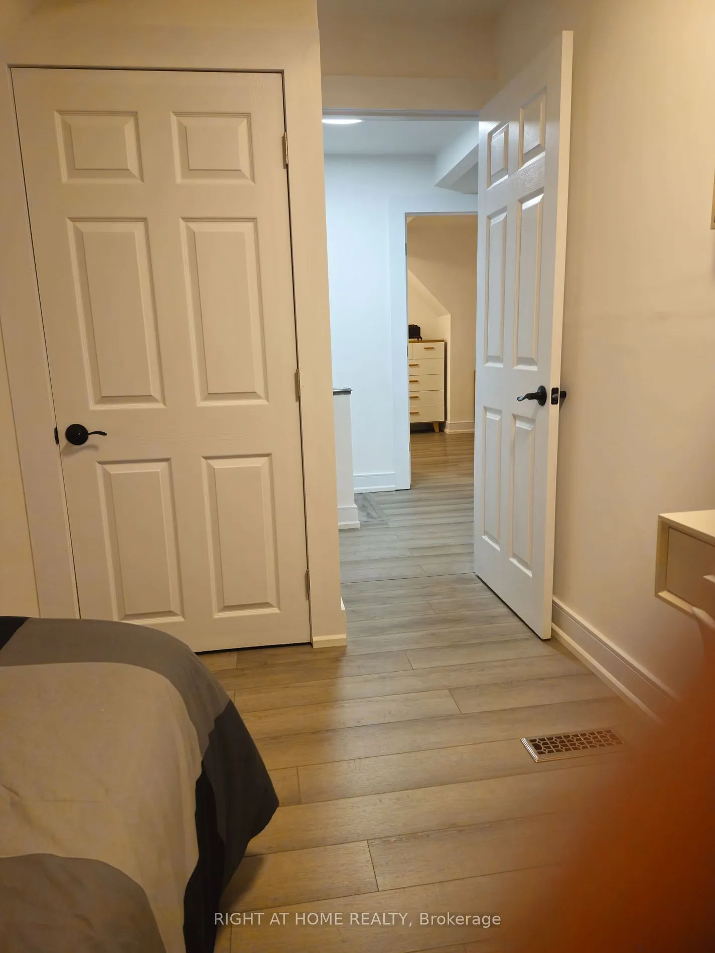 310 Senlac Rd