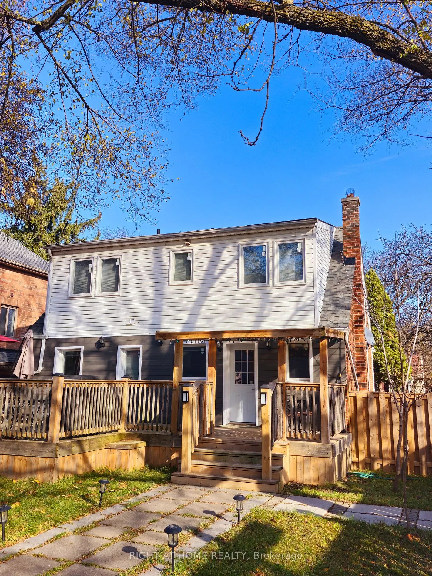 310 Senlac Rd