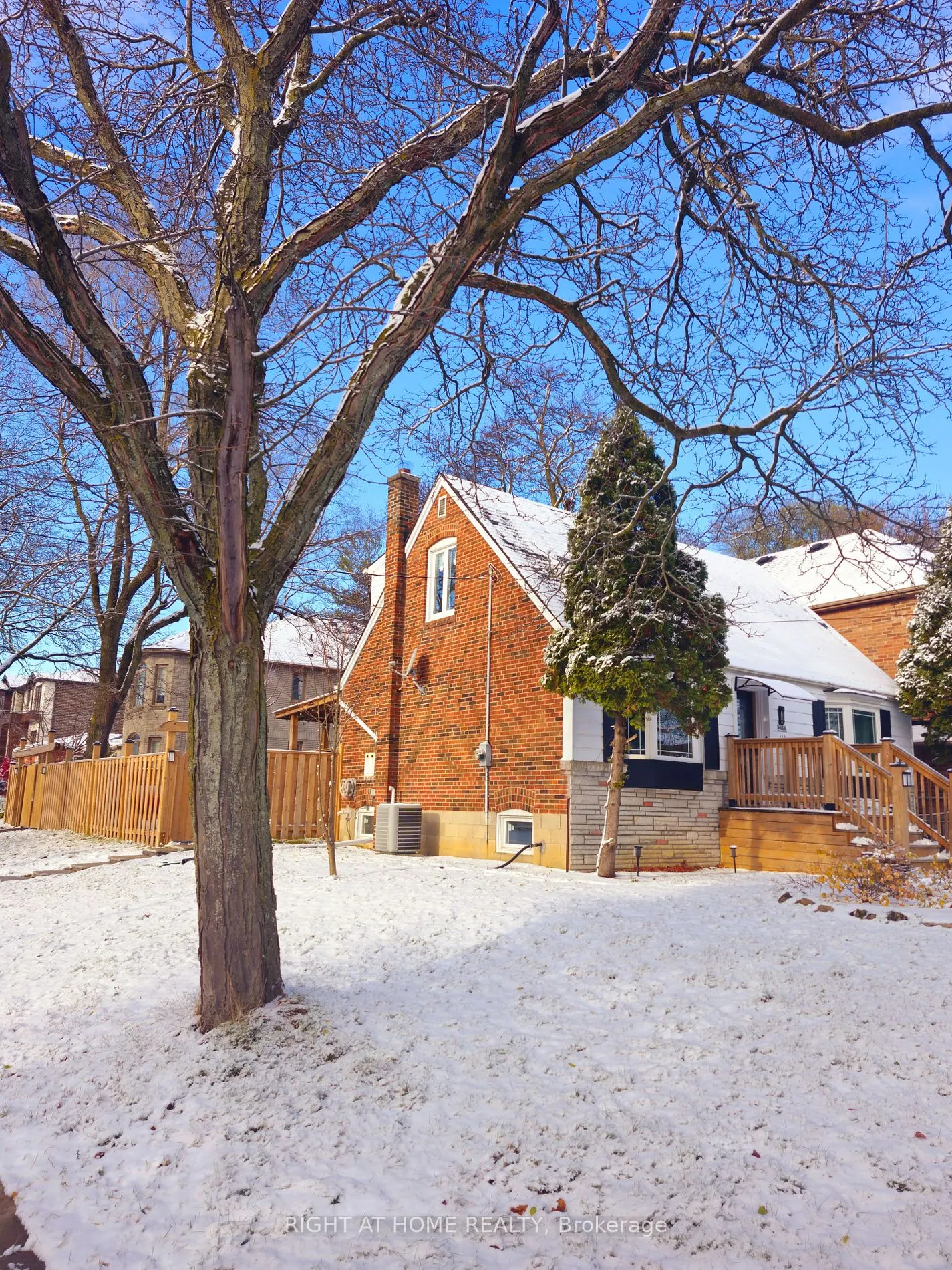 310 Senlac Rd