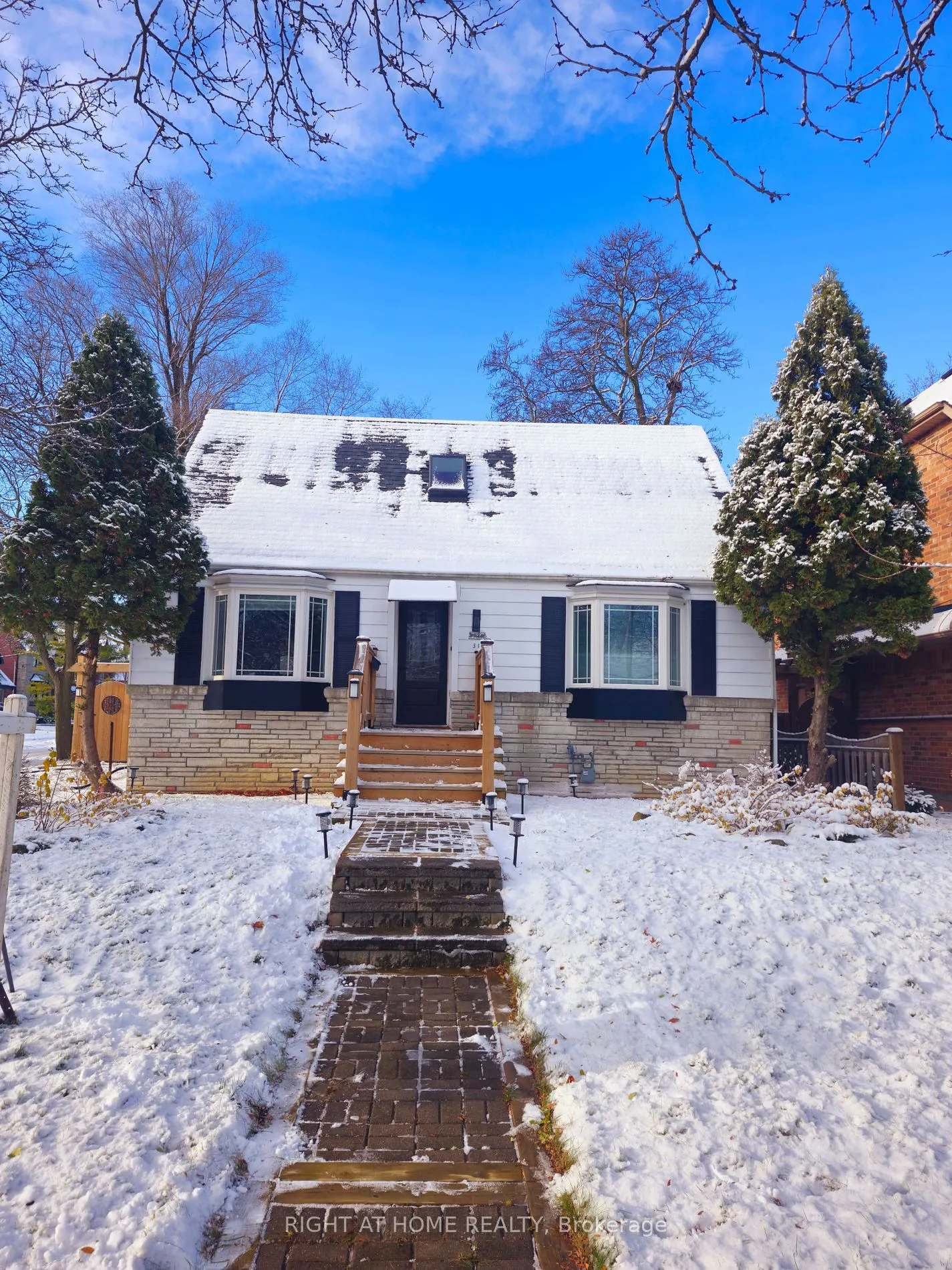 310 Senlac Rd