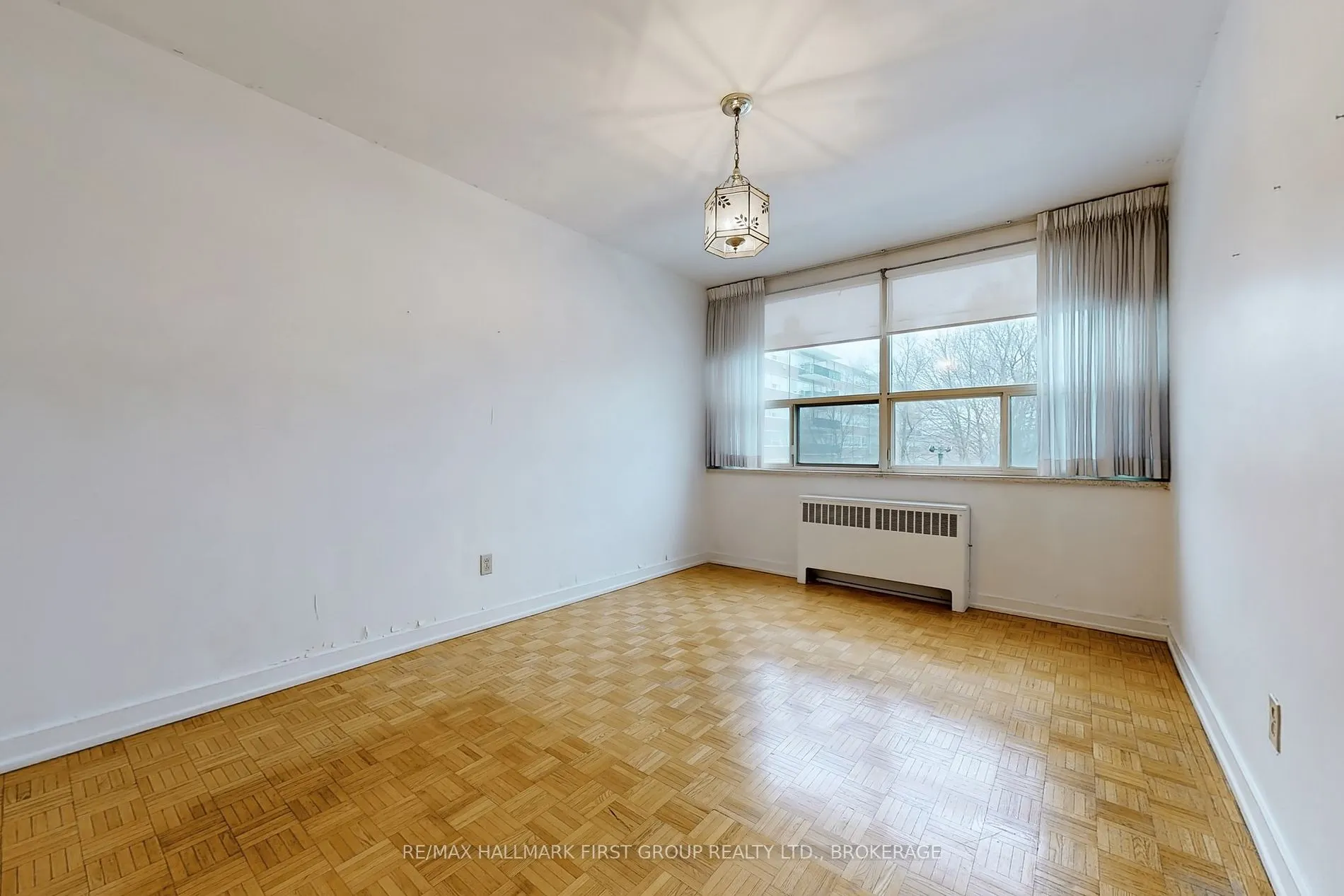 160 The Donway W, #207