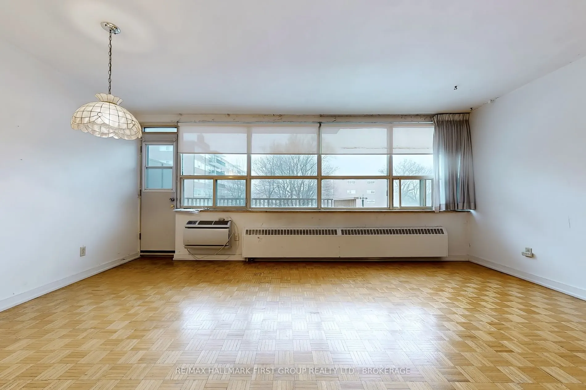 160 The Donway W, #207
