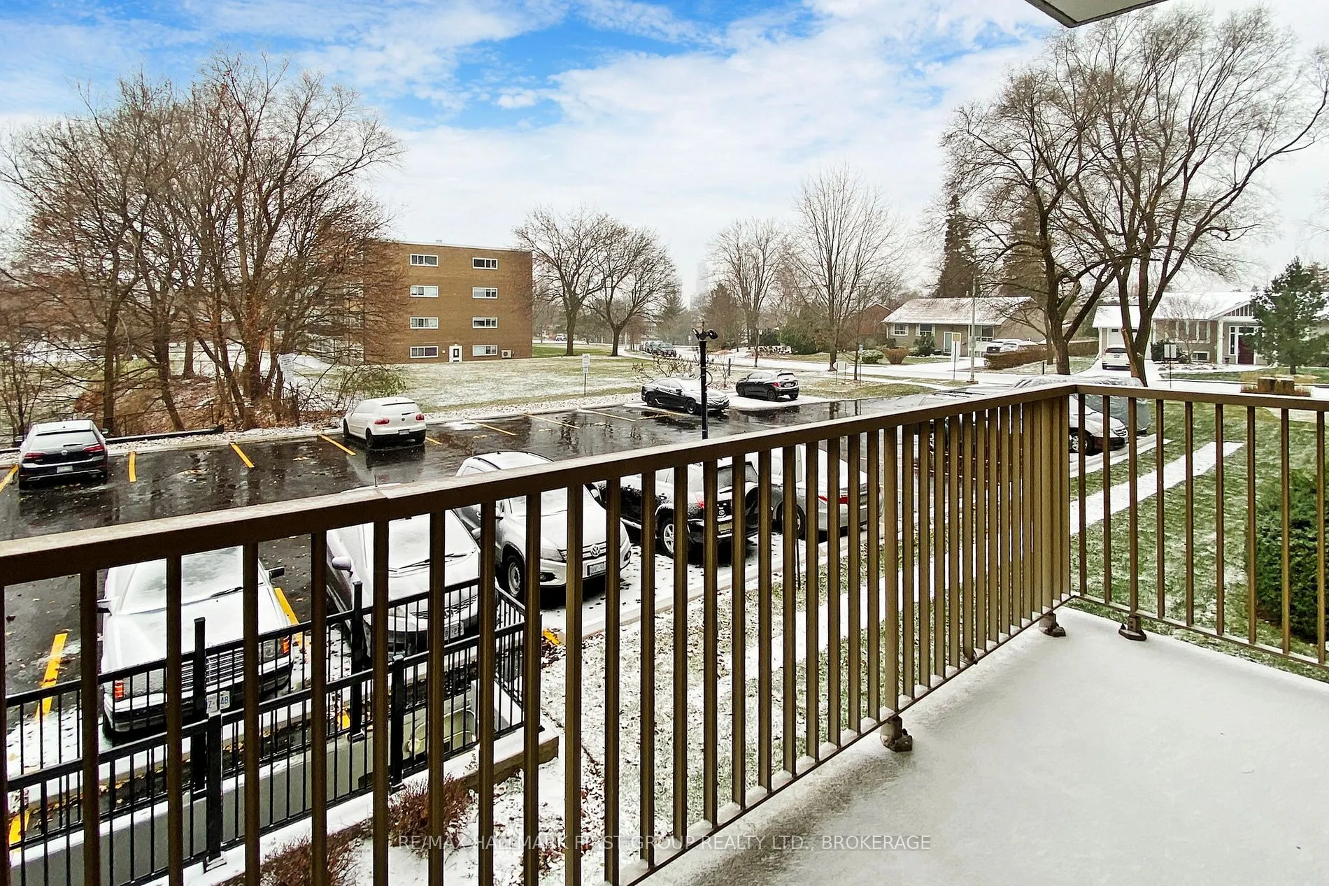 160 The Donway W, #207