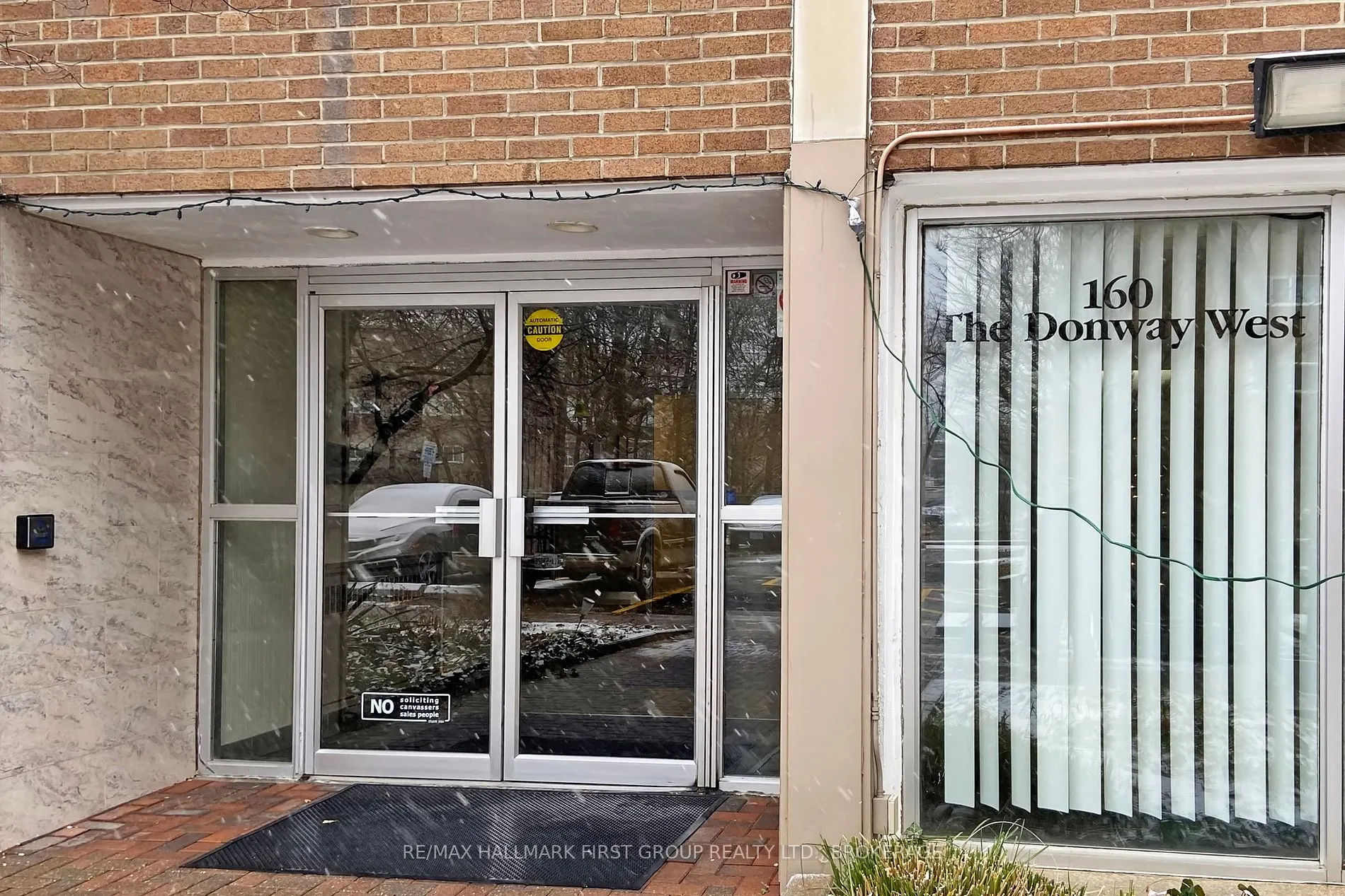 160 The Donway W, #207