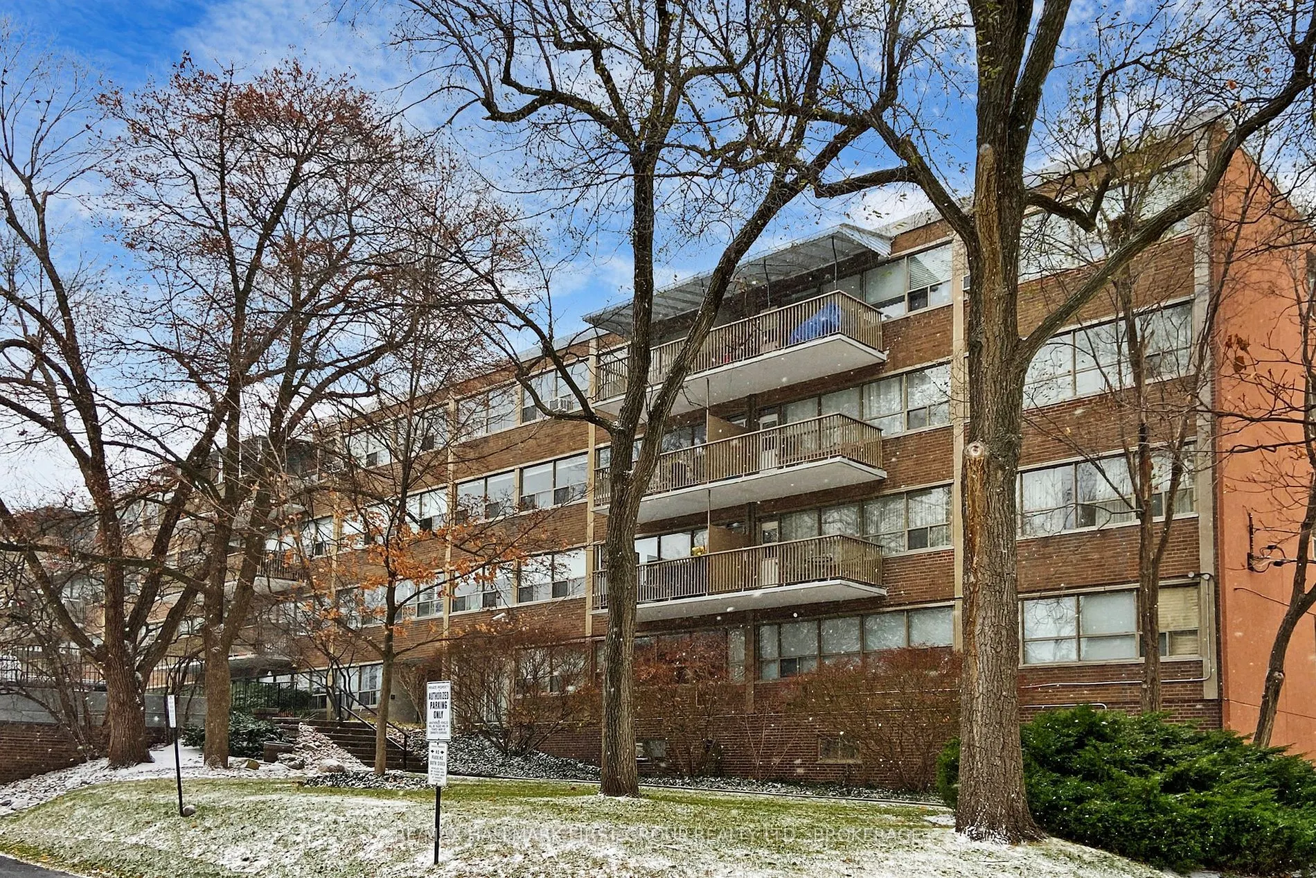 160 The Donway W, #207