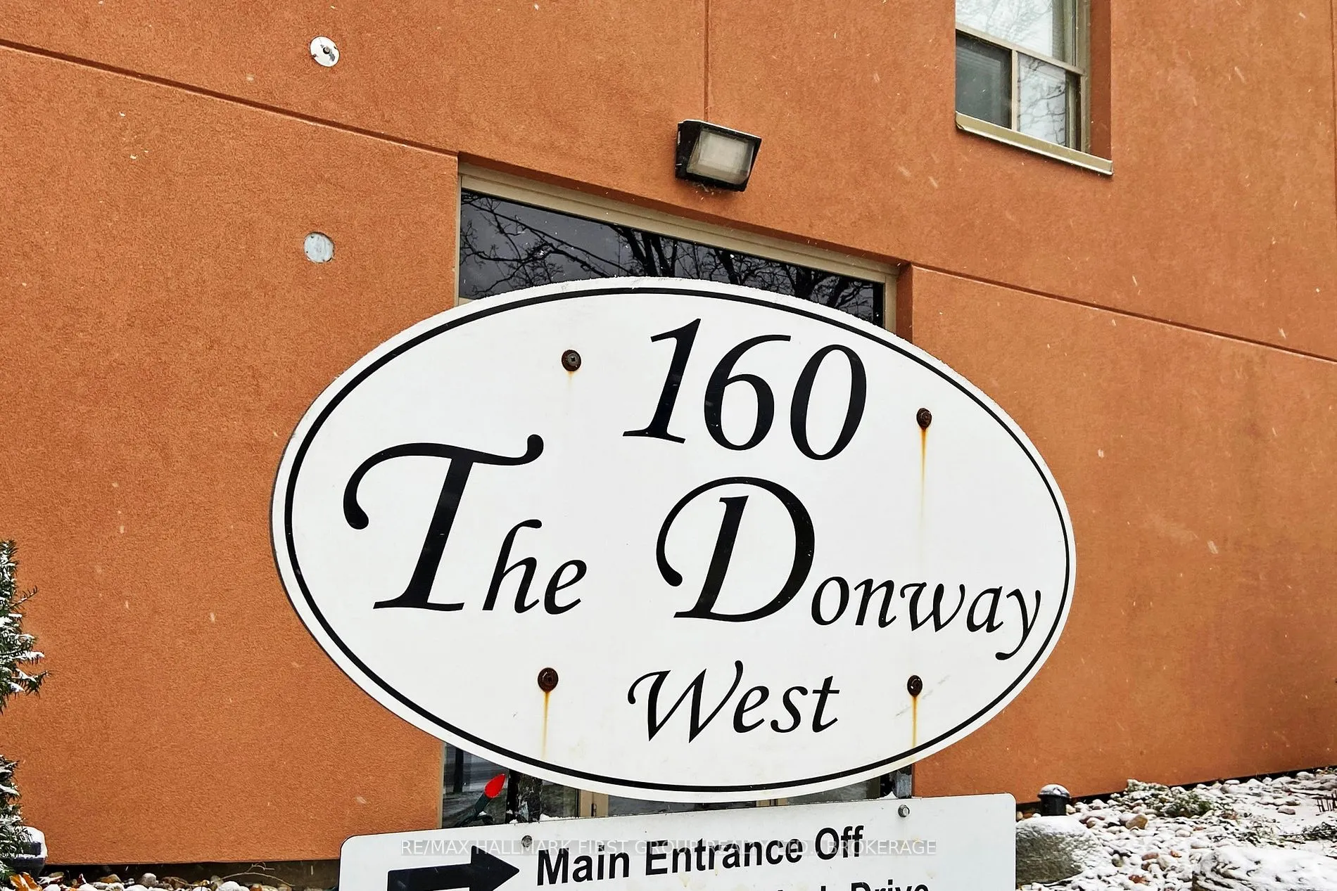 160 The Donway W, #207