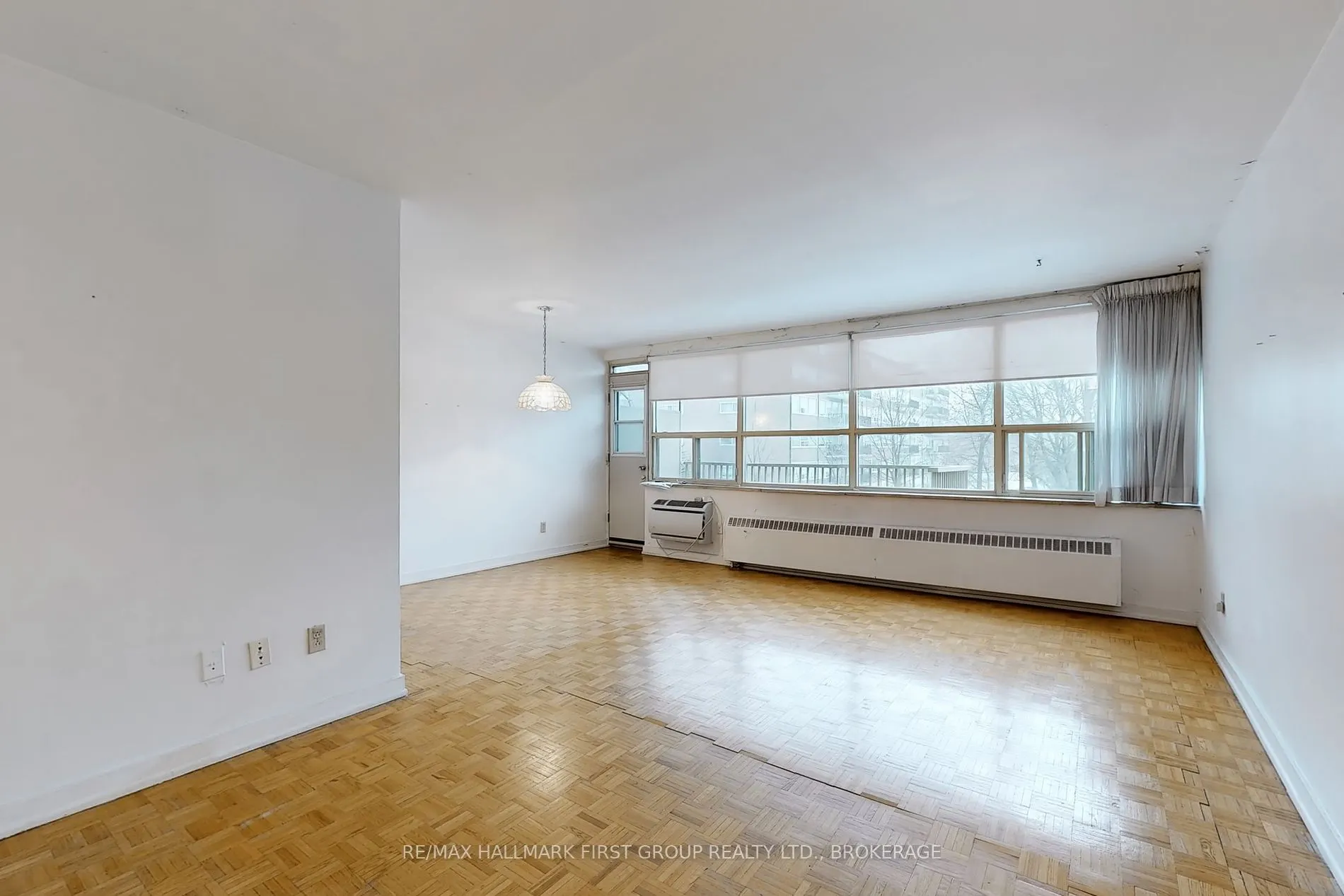 160 The Donway W, #207