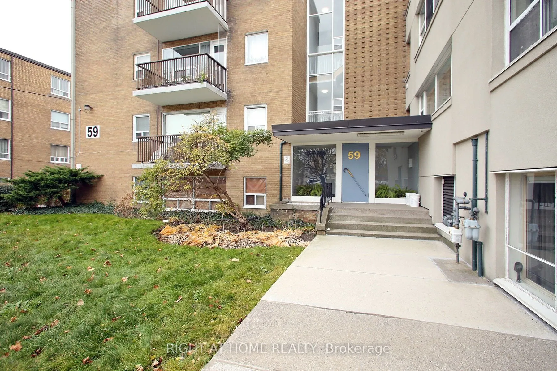 59 Neptune Dr, #301