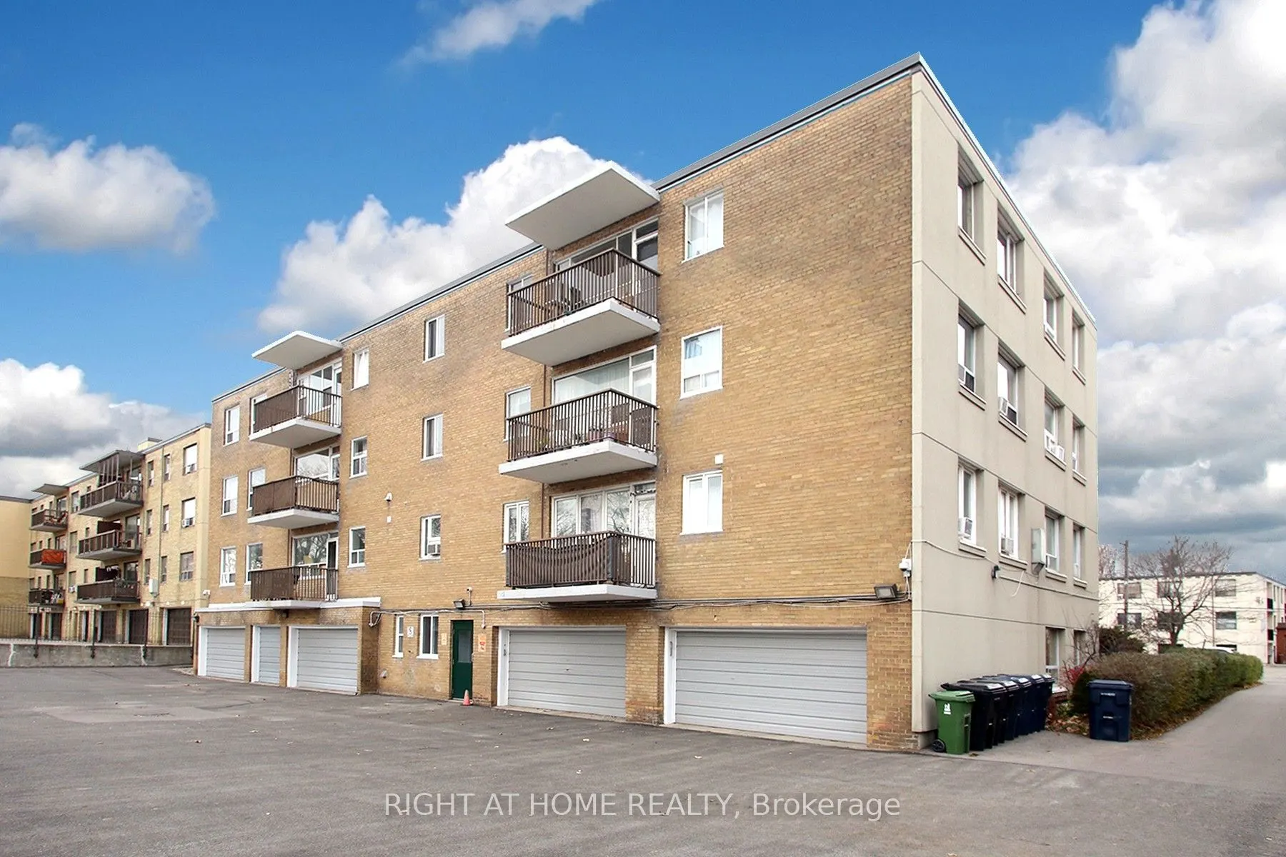 59 Neptune Dr, #301