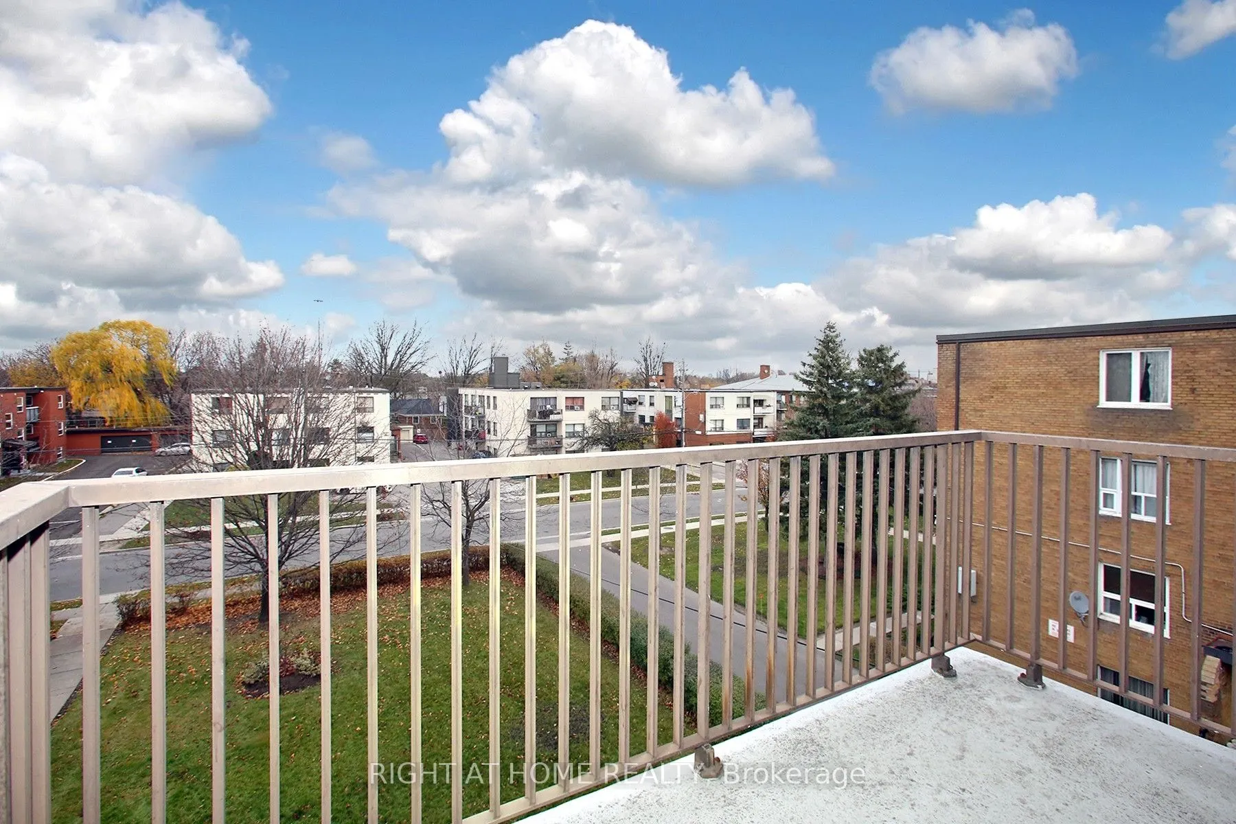 59 Neptune Dr, #301