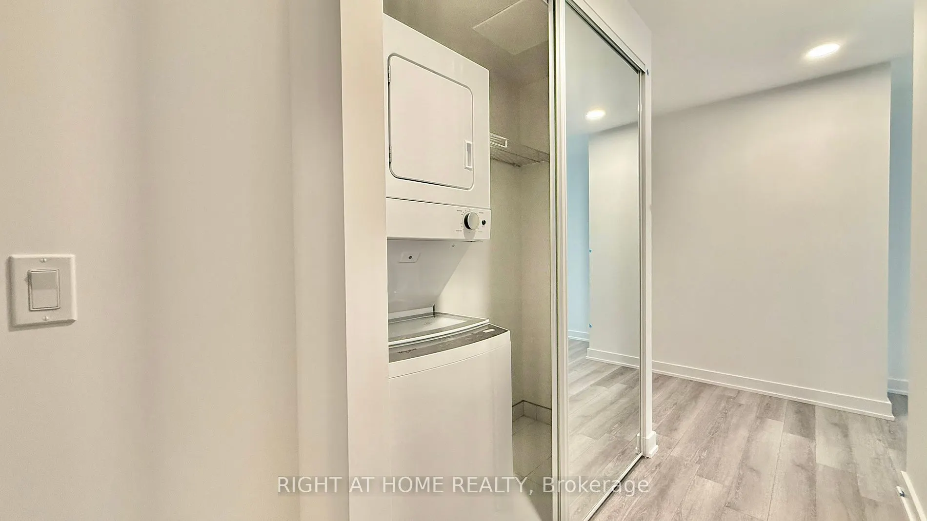 238 Simcoe St, #3306