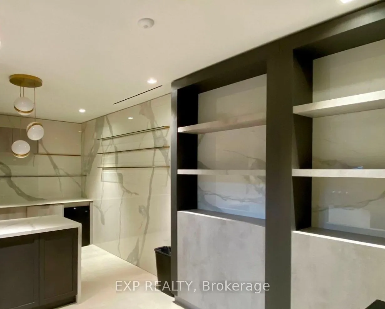 117 Broadway Ave, #802