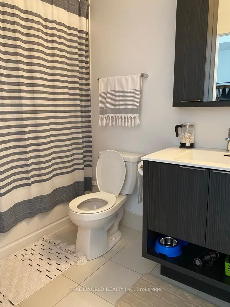 99 The Donway W, #404