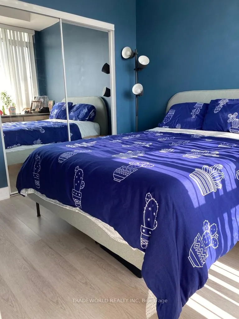 99 The Donway W, #404