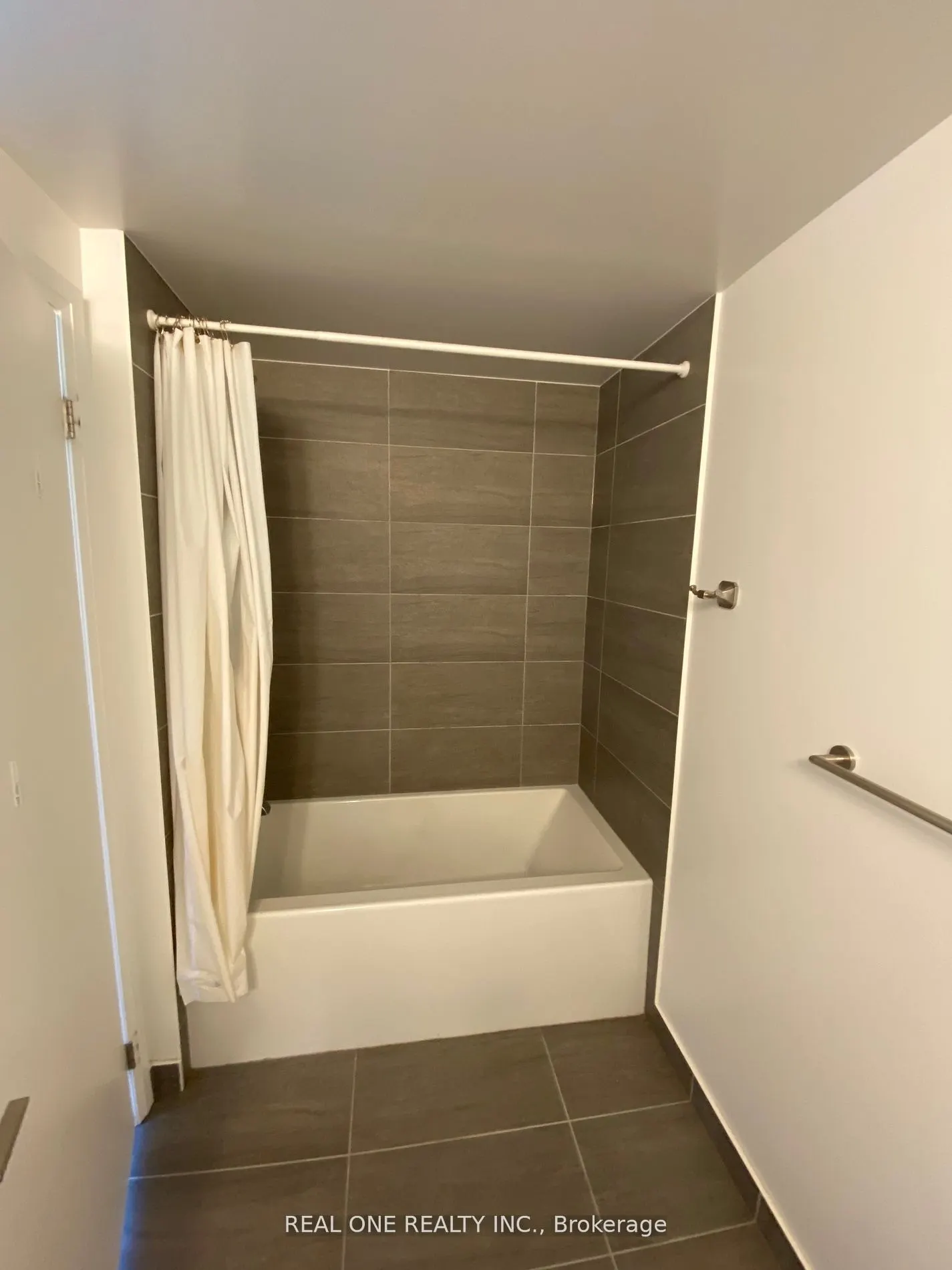 77 Mutual St, #1409