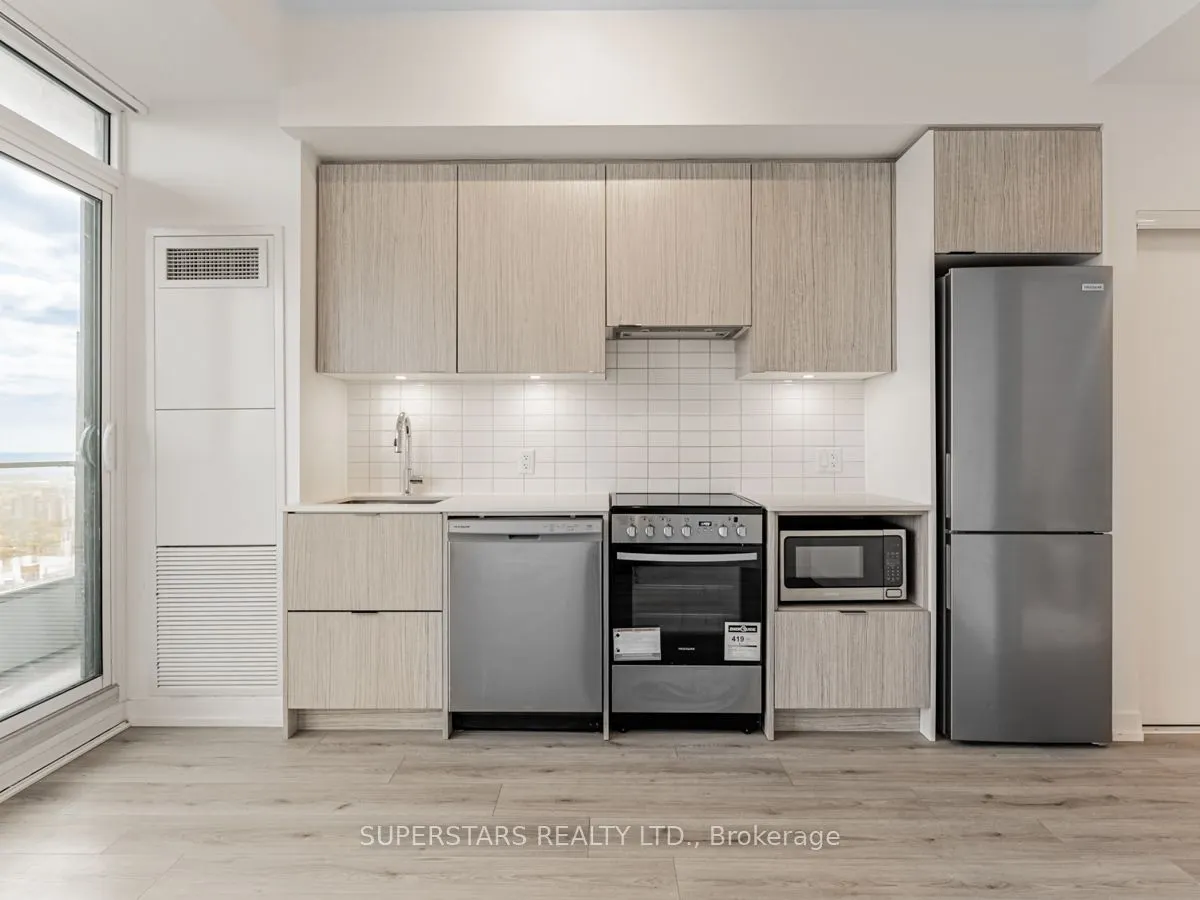 395 Bloor St E, #4508