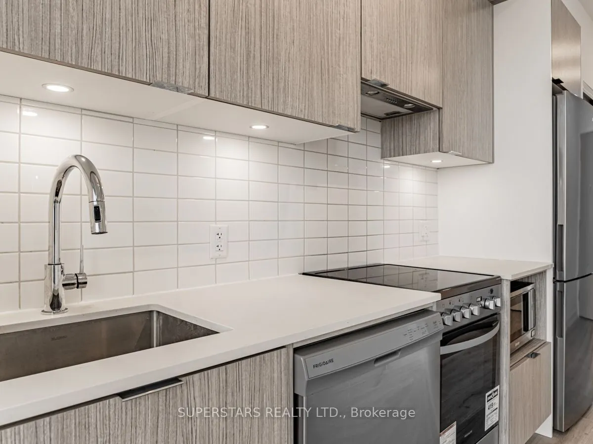395 Bloor St E, #4508