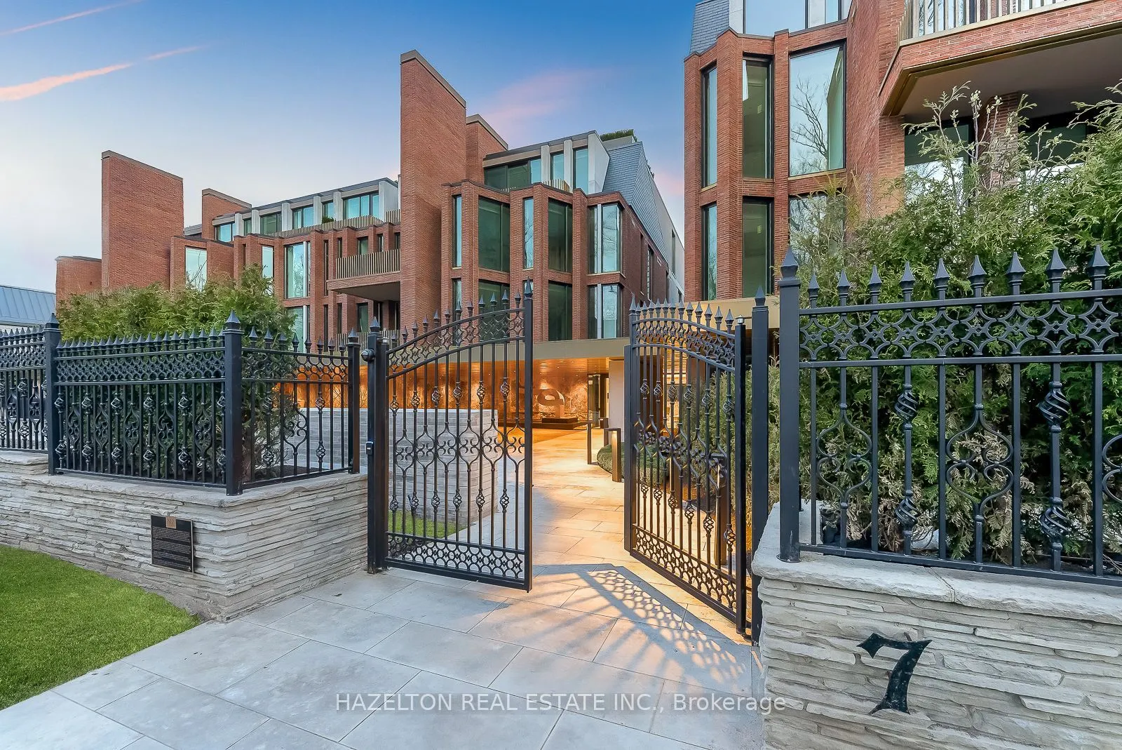 7 Dale Avenue, #304