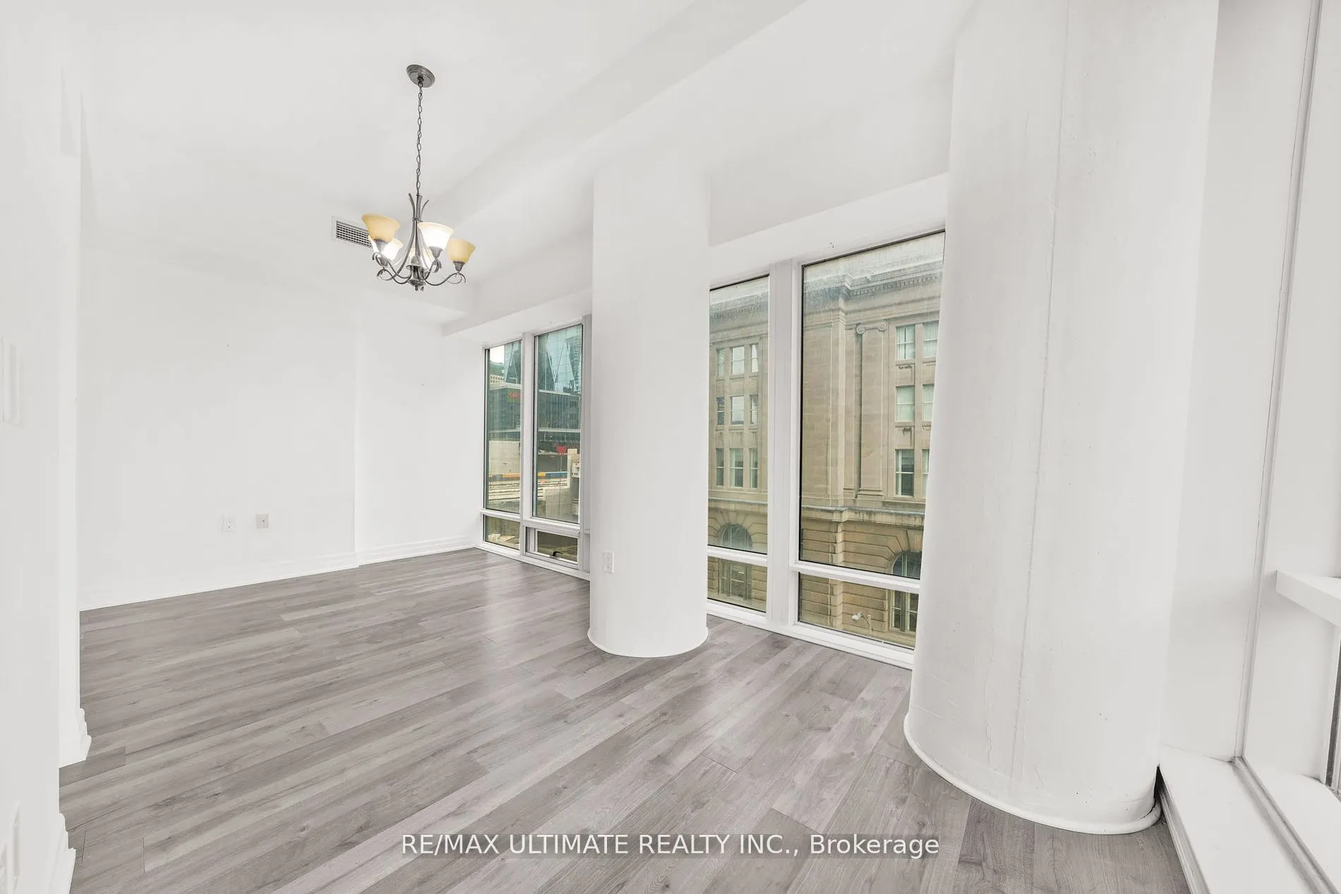 8 The Esplanade St, #506