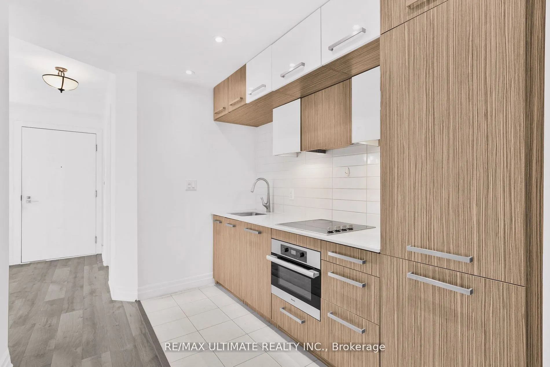 8 The Esplanade St, #506