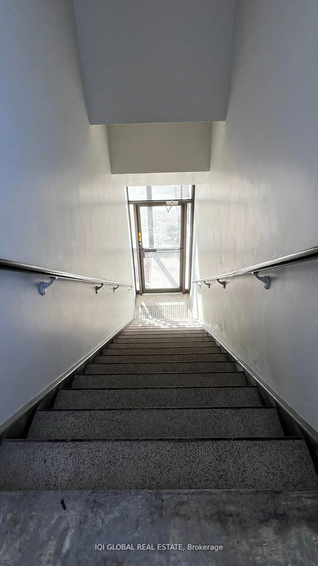 3645 Bathurst St, #202