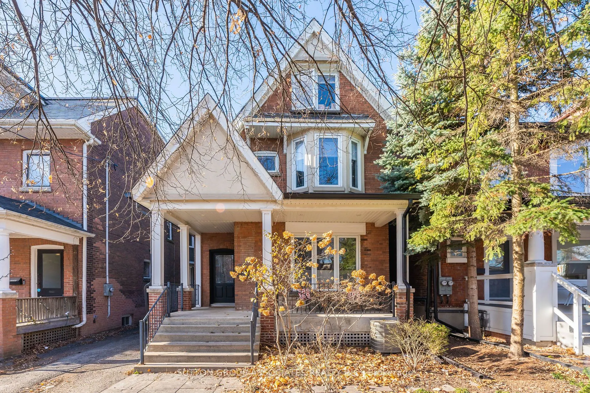 672 Huron St, #Main