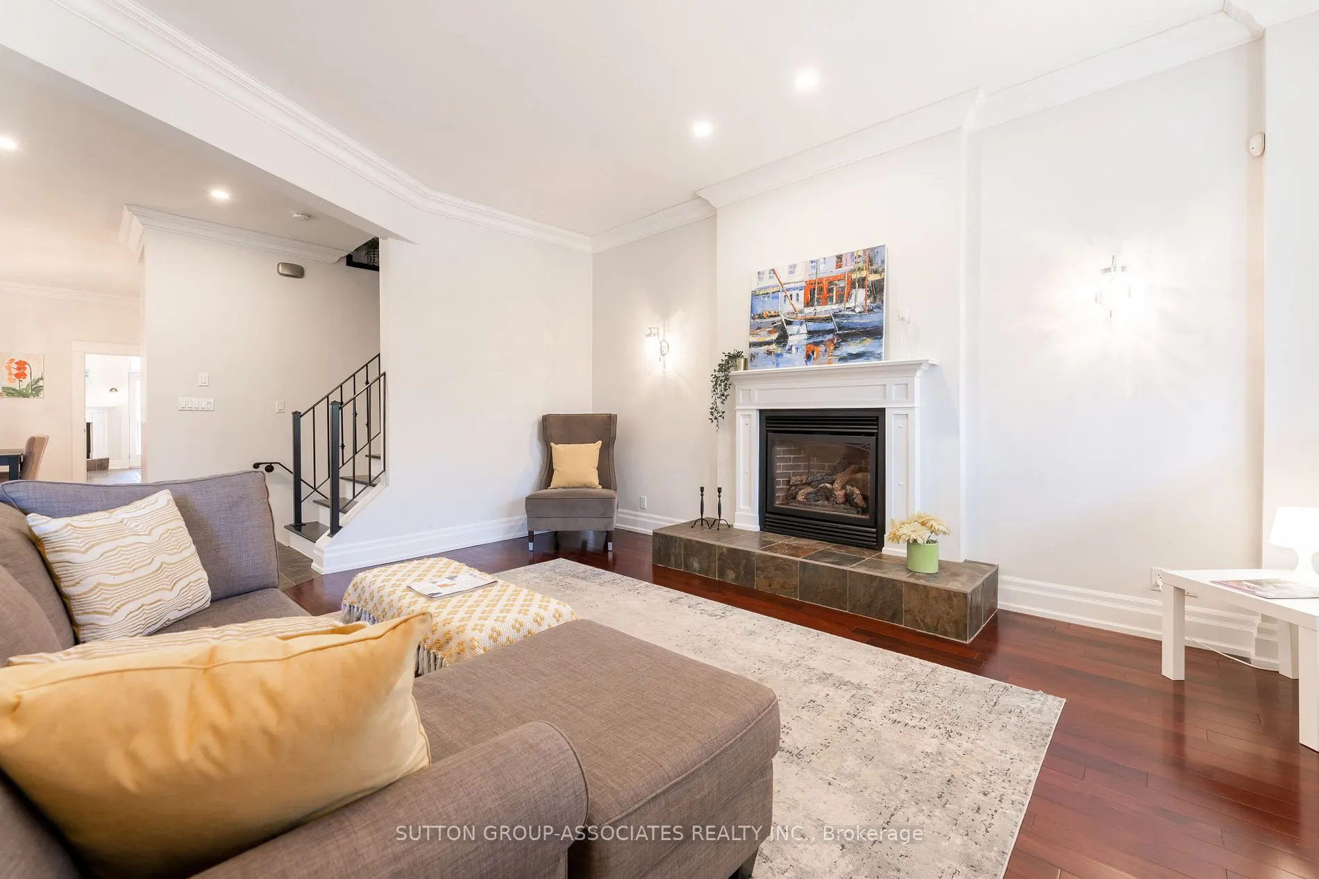 672 Huron St, #Main