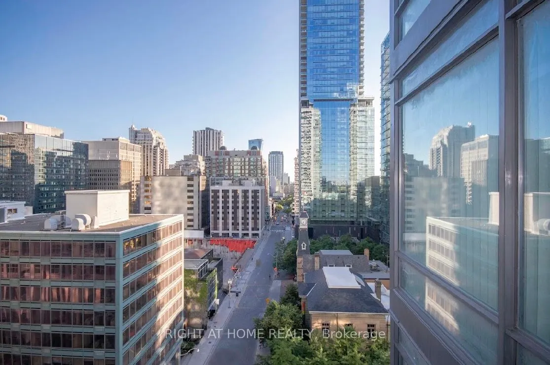 18 Yorkville Ave, #903