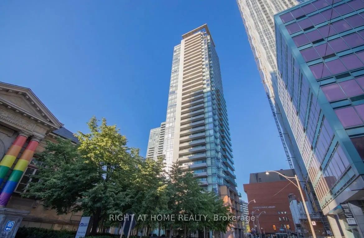 18 Yorkville Ave, #903