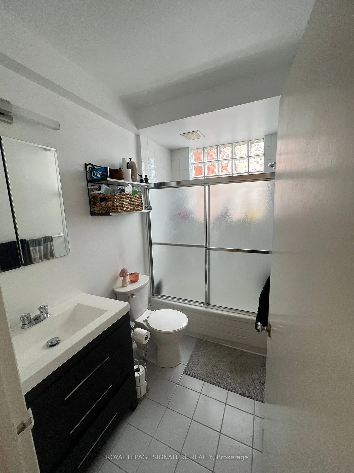 37 Lola Rd, #Main Fl