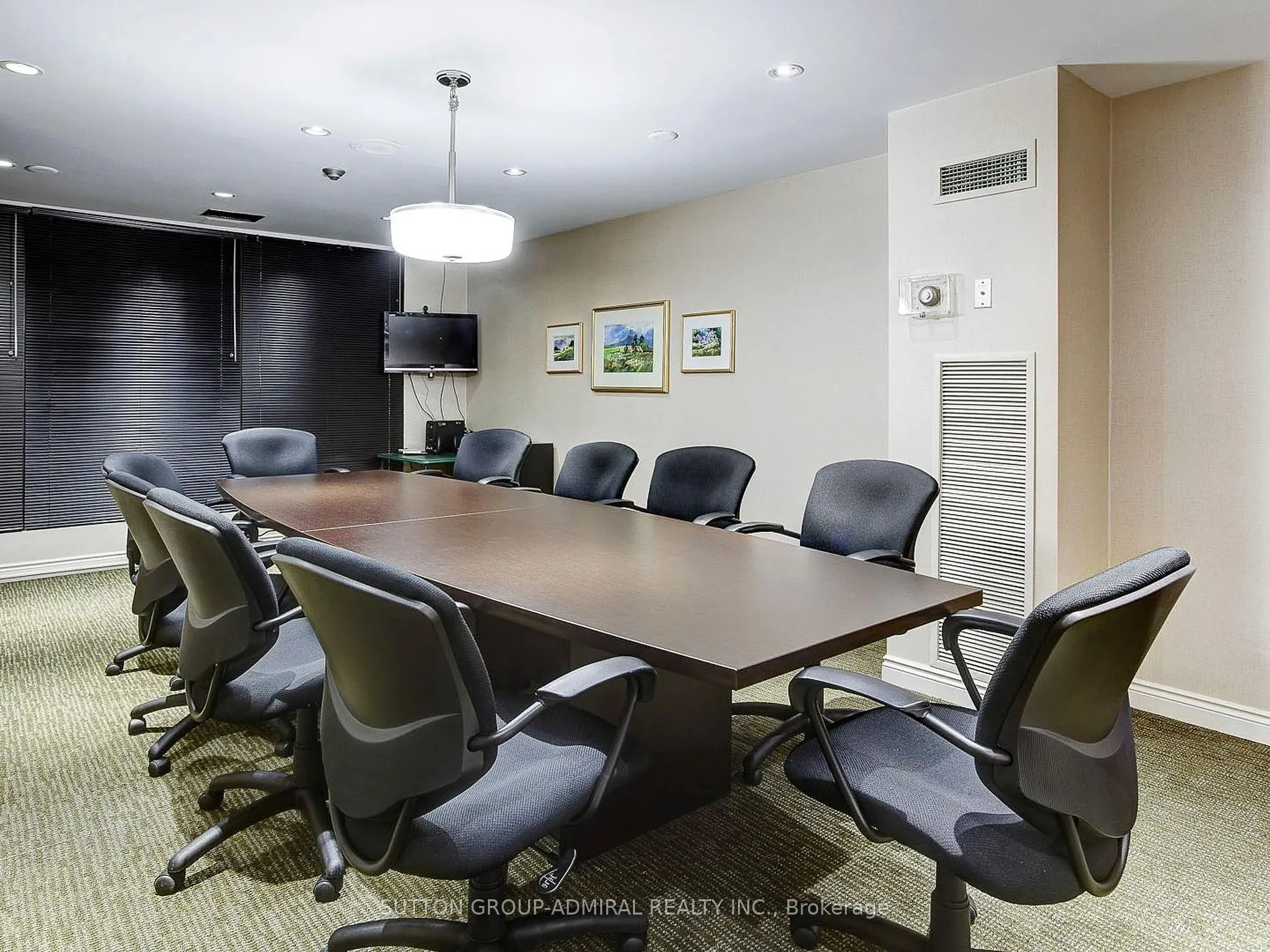 65 SPRING GARDEN Ave, #102