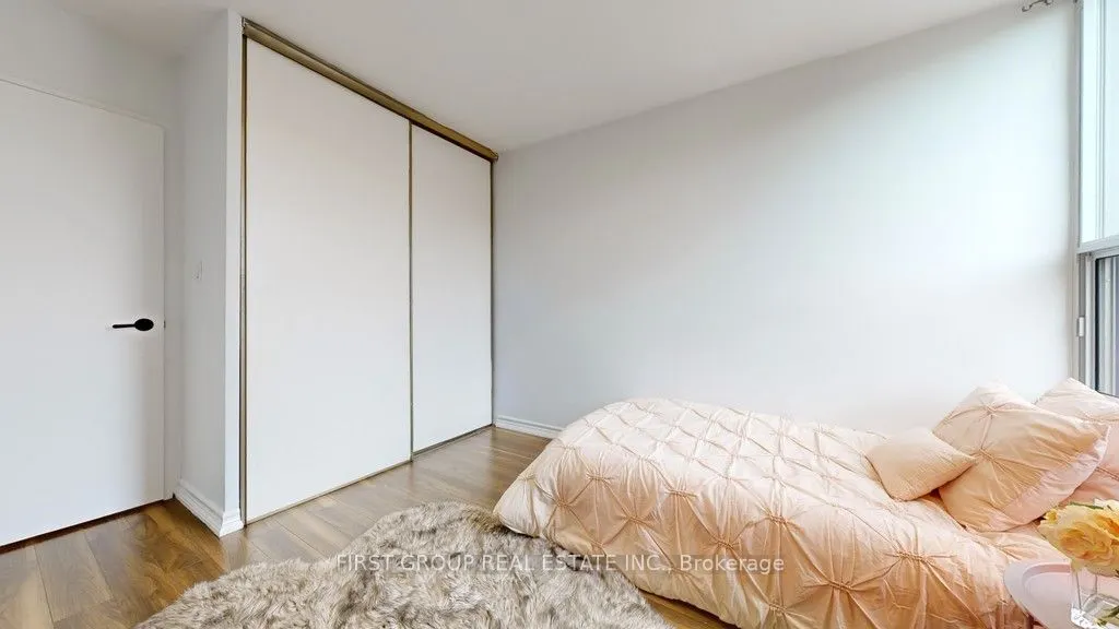 60 Pavane Linkway Way, #502