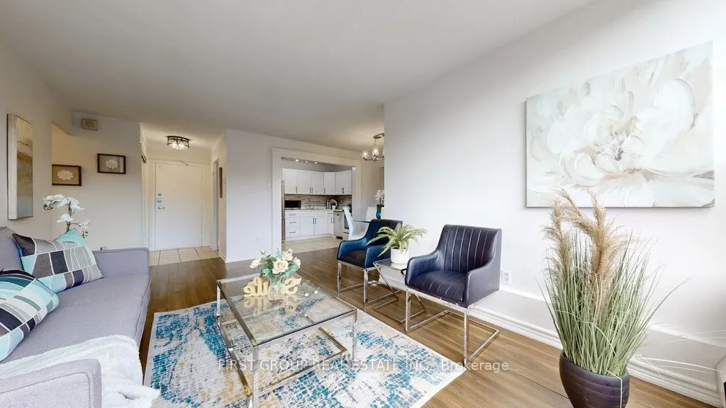 60 Pavane Linkway Way, #502