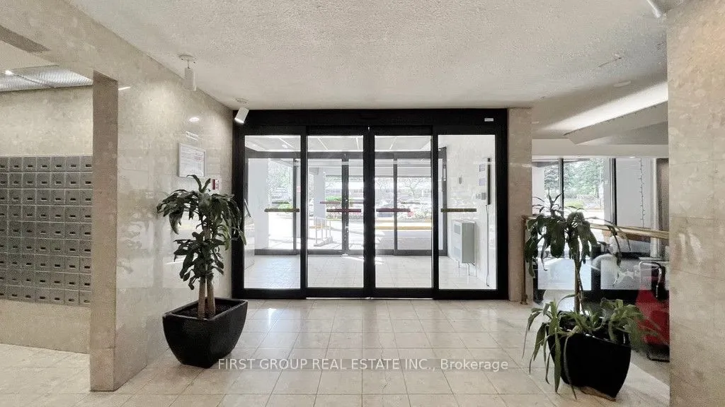 60 Pavane Linkway Way, #502
