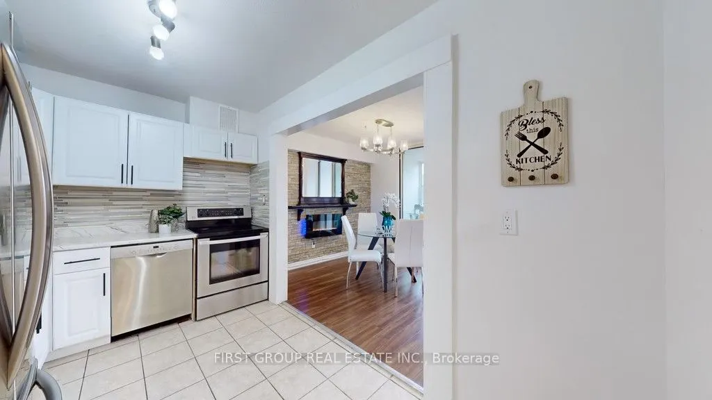 60 Pavane Linkway Way, #502