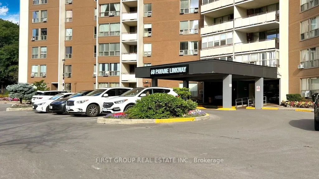 60 Pavane Linkway Way, #502