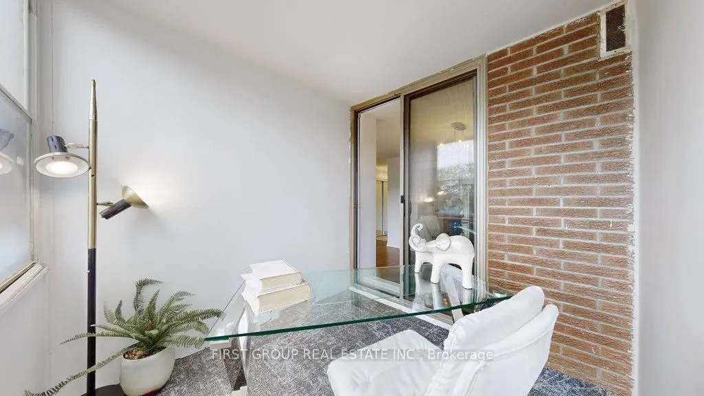 60 Pavane Linkway Way, #502