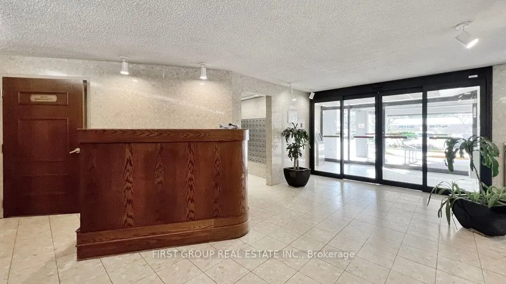 60 Pavane Linkway Way, #502