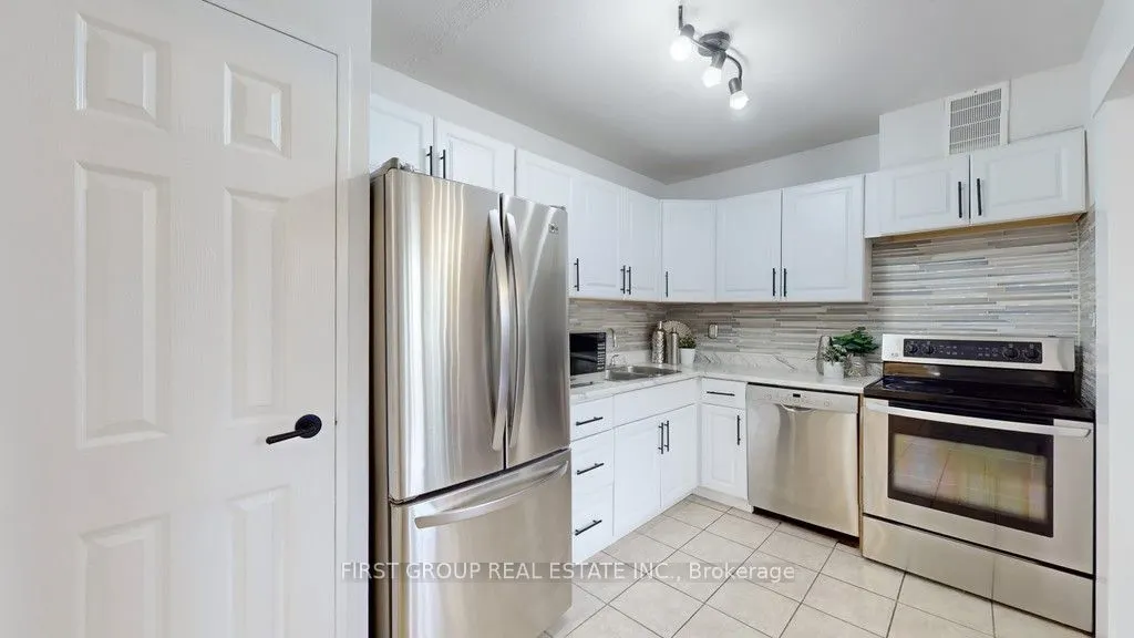 60 Pavane Linkway Way, #502