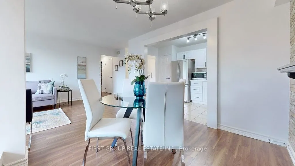 60 Pavane Linkway Way, #502