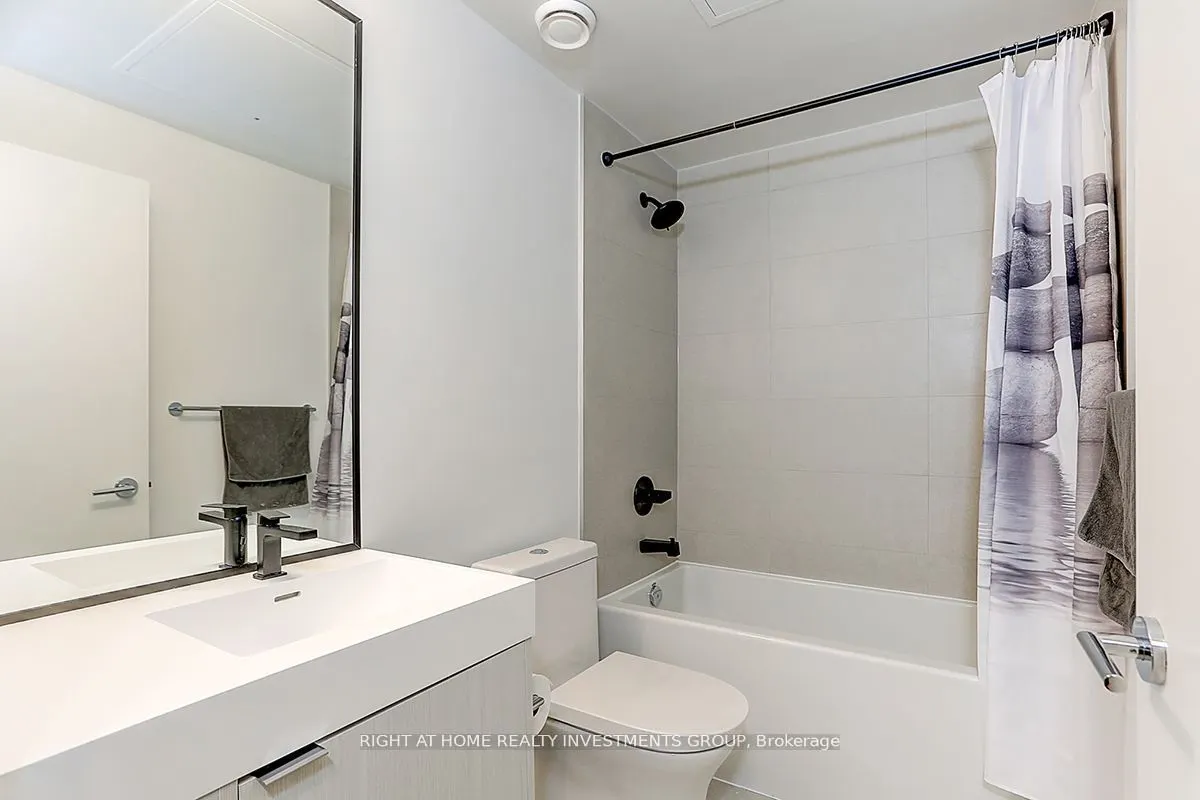 250 Lawrence Ave W, #418
