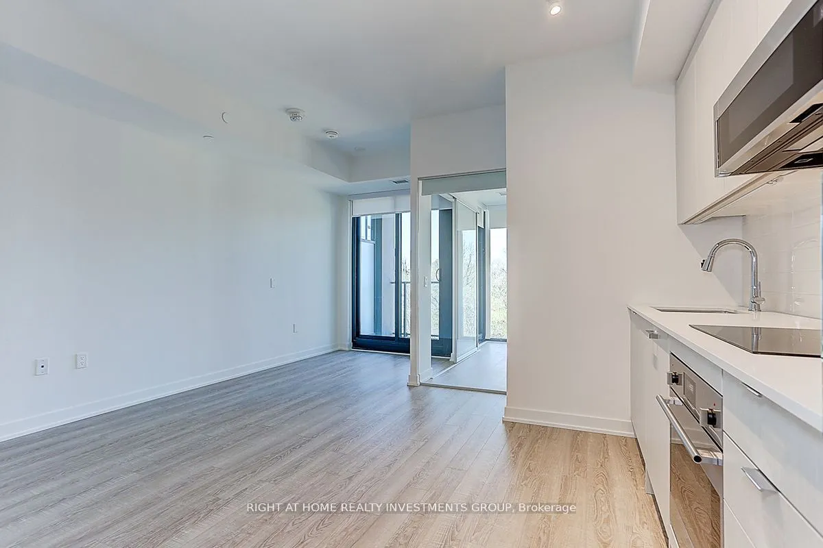 250 Lawrence Ave W, #418