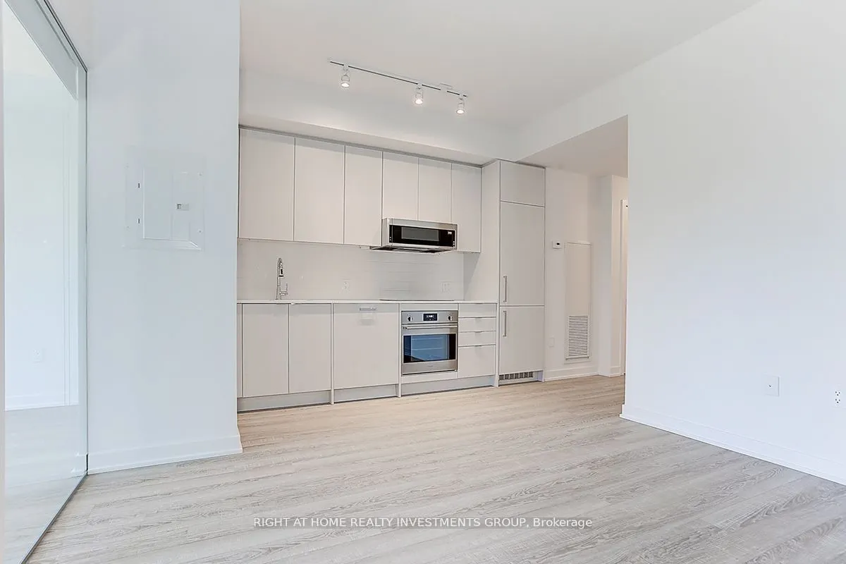 250 Lawrence Ave W, #418