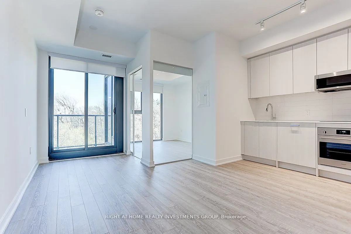 250 Lawrence Ave W, #418